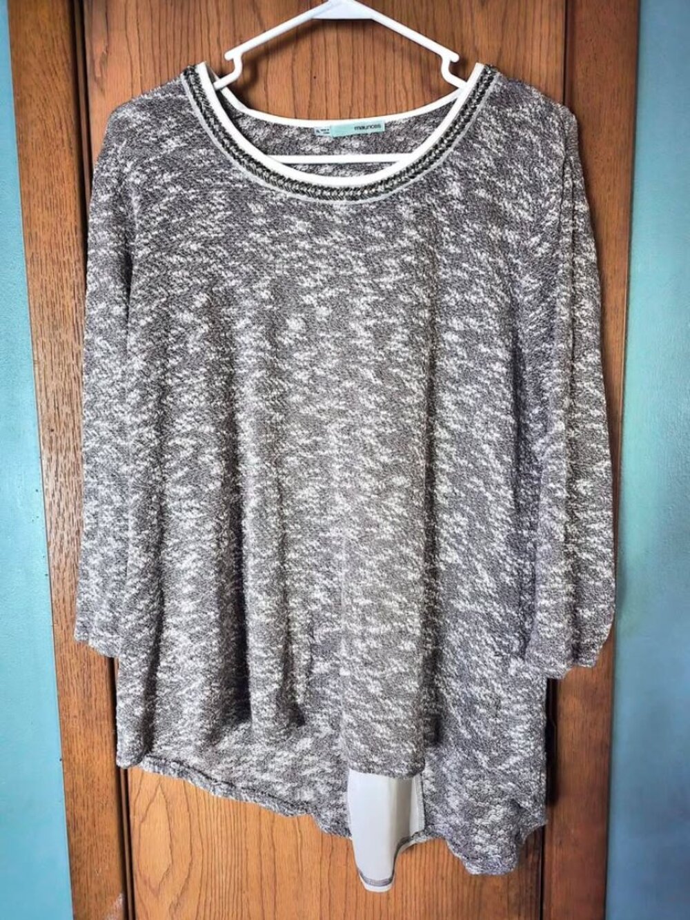 Size XL Maurices Hi Low Brown & Cream Sweater Shirt with Beaded Neck